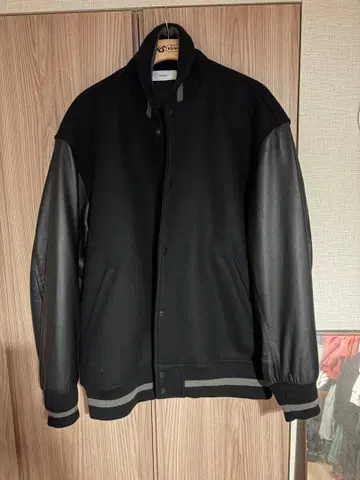 그라프 페이퍼 바시티 자켓 블랙