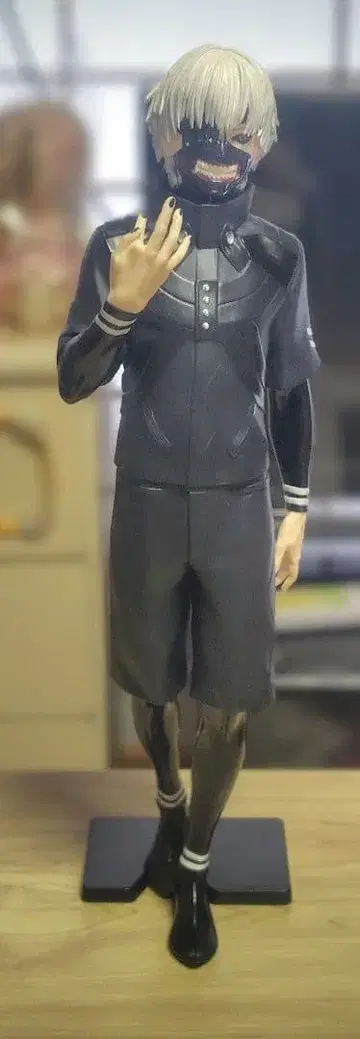 도쿄 구울 카네키 켄 피규어