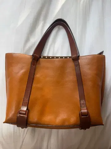 브라운 가죽 핸드백