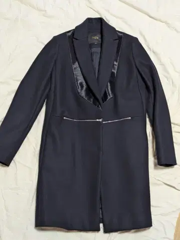 네이비 테일러드 자켓 버진 울 70% 송치 소재