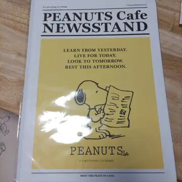 PEANUTS Cafe NEWSSTAND 신주쿠역 한정판 포스터