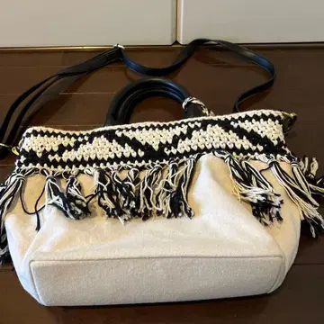 프린지 장식 뜨개질 디자인 숄더백