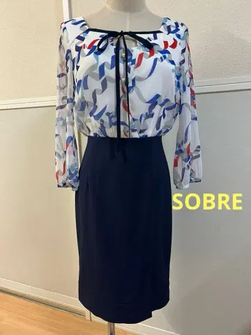 [ 새상품급 ] SOBRE 리본 포함 무릎 기장 원피스