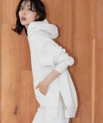 BARNYARDSTORM / 사이드 ZIP 후드티 14,300엔