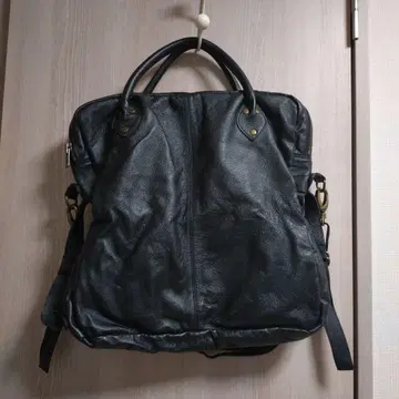 AND A 블랙 가죽 숄더백