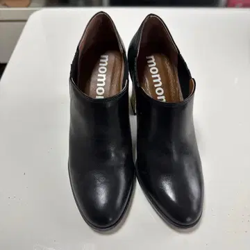 momon. 블랙 가죽 앵클부츠