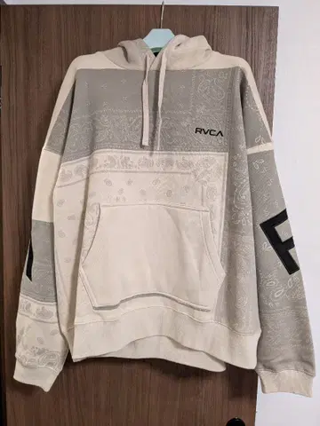 RVCA 후드티