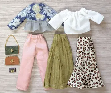 리카짱 의류*옷 갈아입히기 세트