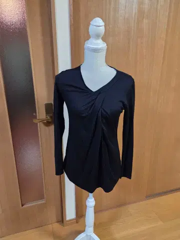 새상품급 Ck 캘빈클라인 블랙 긴팔 상의