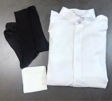 화이트 스탠드 칼라 셔츠와 삭스 세트