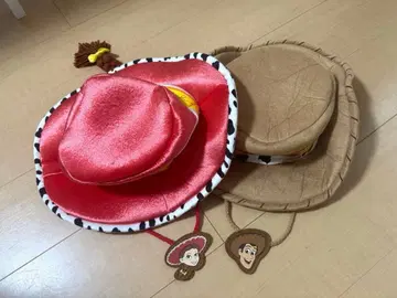 우디와 더피의 모자 세트