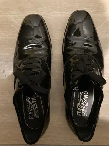 FERRAGAMO 블랙 드레스 슈즈