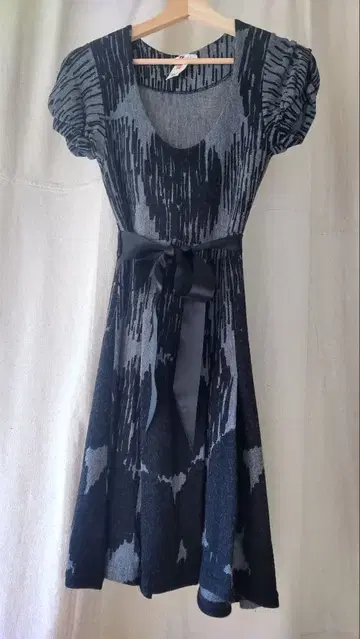 [ 새상품급 ] FIFILLES PARIS 퍼프 슬리브 반팔 원피스