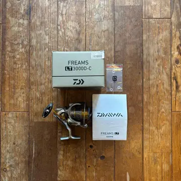 새상품급 DAIWA FREAMS LT3000D-C 스피닝 릴