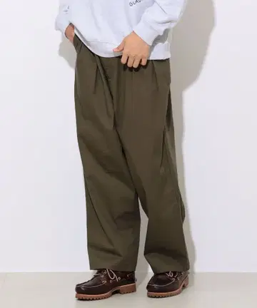 BEAMS HEART 2턱 와이드 치노 팬츠