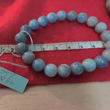 아쿠아 마린 팔찌입니다.
