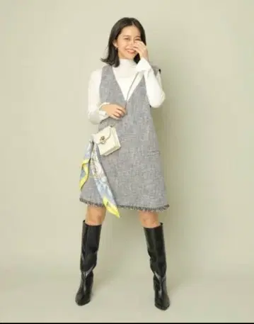 그레이 트위드풍 V넥 슬리브리스 원피스