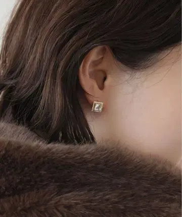 slobe iena odul 스퀘어 컷 귀걸이