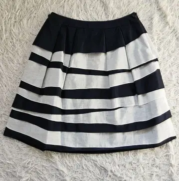 투 비 시크 무릎 기장 스커트 마린 보더 티어드 린넨 빅 사이즈