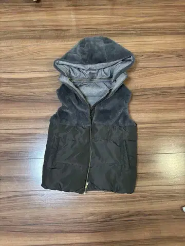 [새상품급] 후드 부착 리버서블 다운 베스트