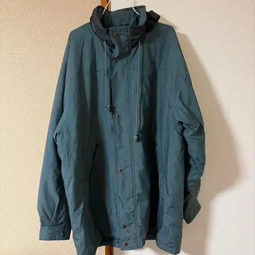 다크 그린 후드 부착 마운틴 파카