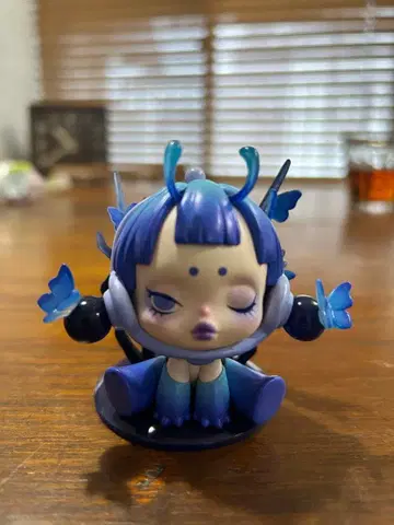 팝마트 스컬팬더 파랑보라 나비 디자인 피규어