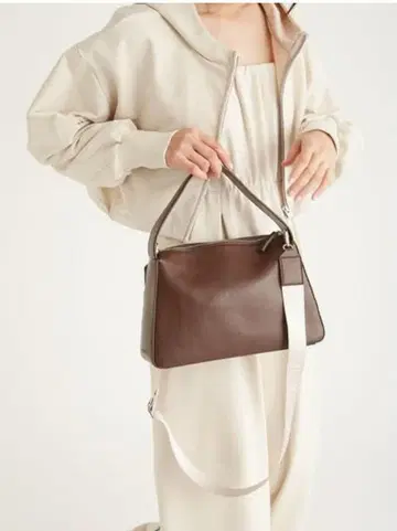 [에미] eco 인조 가죽 숄더백