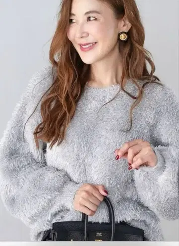 오블리 라메 페더 니트 실버