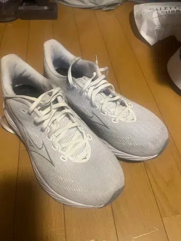 Mizuno Wave Rider 화이트 러닝화