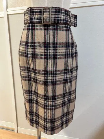 [ 새상품 미사용 ] 저스길리티 벨트 포함 체크 무늬 타이트 스커트