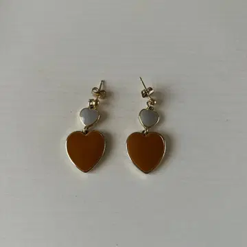 하트 모양 귀걸이 골드 화이트