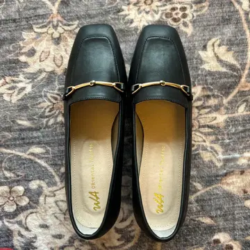 Oriental Traffic 블랙 펌프스