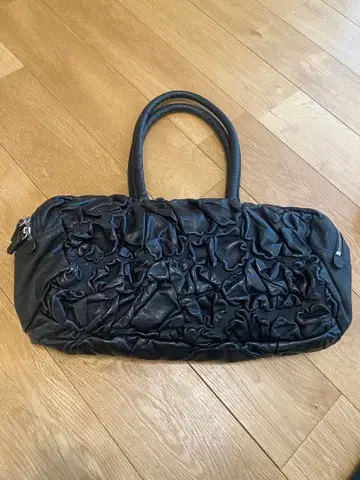 kawakawa 가죽 핸드백 주름 가공