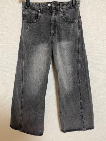 WYM CURVED FLARE BAGGY DENIM