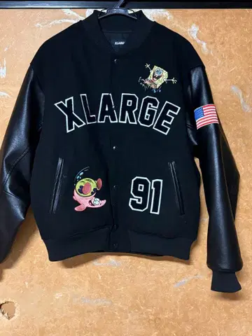 스펀지밥 바시티 자켓