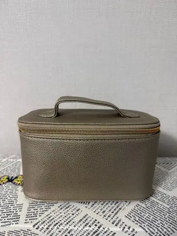 에미레이트 퍼스트 클래스 어메니티 불가리 파우치