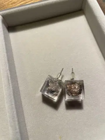[박박이] 큐브 귀걸이