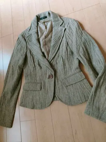 COMME CA ISM 브라운 주름 가공 테일러드 자켓