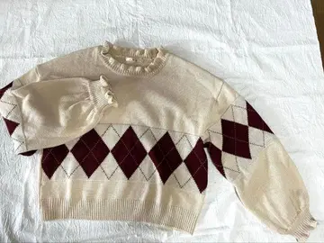 e m s. 크림 다이아몬드 패턴 스웨터 M 프릴