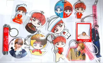 초특급 유키 굿즈 묶음 판매 아크릴 키링 캔뱃지 12점