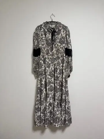 꽃무늬 롱 원피스 긴팔