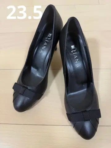 Diana 블랙 리본 포함 펌프스 힐 7cm