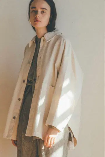 CLANE BACK SQUEEZE DENIM JACKET