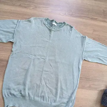 JEANASiS 올리브 그린 긴팔 니트