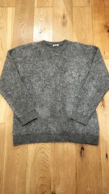 UNIVERSAL PRODUCTS 모헤어 니트 크루넥 스웨터 사이즈 3