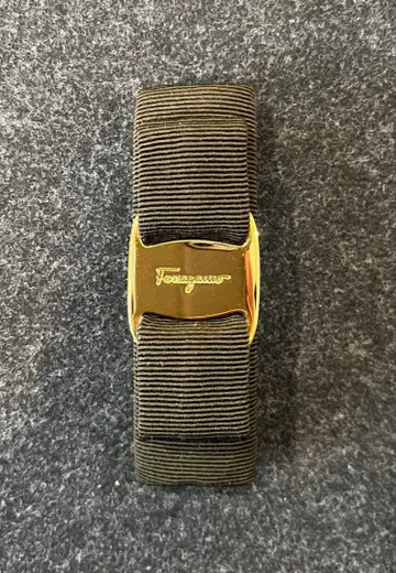 페라가모 바라 헤어핀 골드 금장 장식