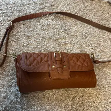 브라운 퀼팅 숄더백