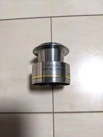 새상품급 다이와 트라이소 SHOX 2500 LBD 교체 스풀