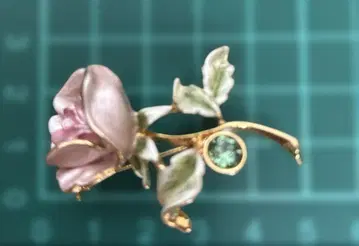 새상품급! 반도 부티크 브로치 장미