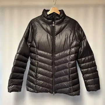 엠포리오 아르마니 블랙 다운 자켓 스탠드 카라